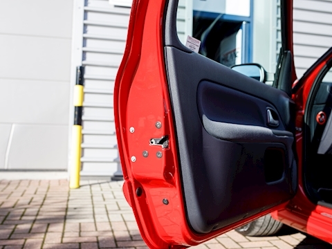 Clio 2.0 16v Renaultsport Trophy Hatchback 3dr Petrol Manual (194 g/km, 182 bhp)