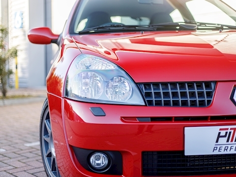 Clio 2.0 16v Renaultsport Trophy Hatchback 3dr Petrol Manual (194 g/km, 182 bhp)