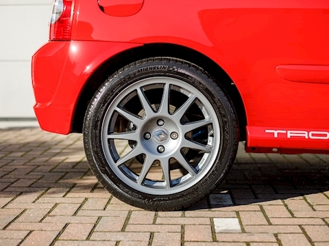 Clio 2.0 16v Renaultsport Trophy Hatchback 3dr Petrol Manual (194 g/km, 182 bhp)