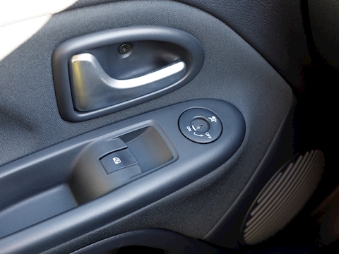 Clio 2.0 16v Renaultsport Trophy Hatchback 3dr Petrol Manual (194 g/km, 182 bhp)