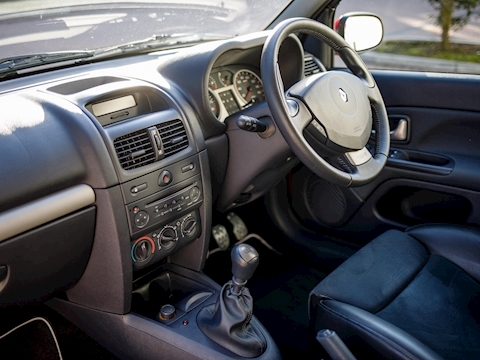 Clio 2.0 16v Renaultsport Trophy Hatchback 3dr Petrol Manual (194 g/km, 182 bhp)