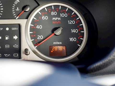 Clio 2.0 16v Renaultsport Trophy Hatchback 3dr Petrol Manual (194 g/km, 182 bhp)