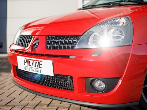 Clio 2.0 16v Renaultsport Trophy Hatchback 3dr Petrol Manual (194 g/km, 182 bhp)