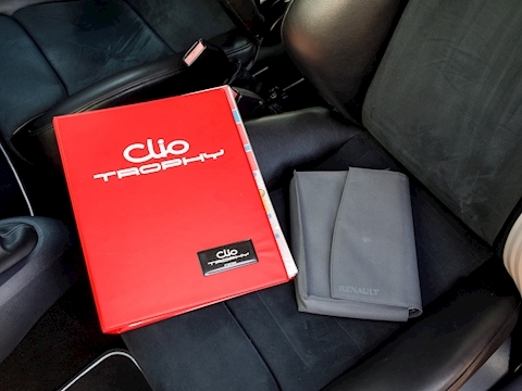 Clio 2.0 16v Renaultsport Trophy Hatchback 3dr Petrol Manual (194 g/km, 182 bhp)