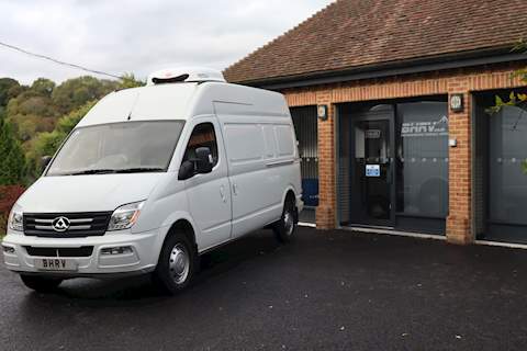 V80 Lwb Eco-D Refrigerated Chiller Van
