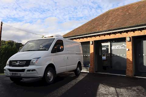 V80 Swb Eco-D Refrigerated Chiller Fridge Van