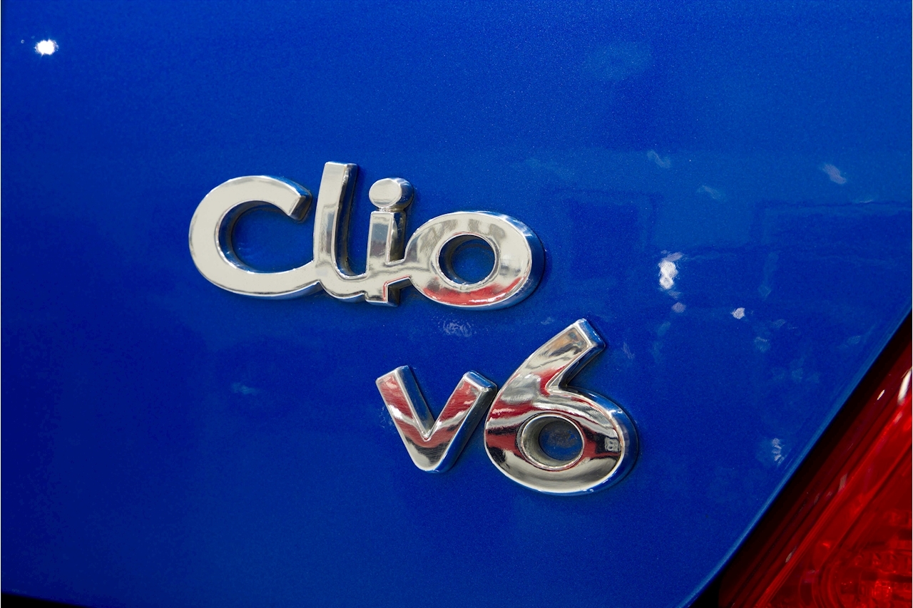 Clio Sport V6 Hatchback 3.0 Manual Petrol