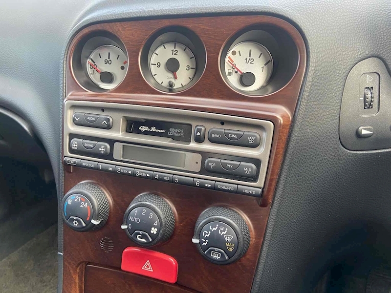 Alfa Romeo 2.5 V6 24V Saloon 4dr Petrol Manual (271 g/km, 190 bhp)