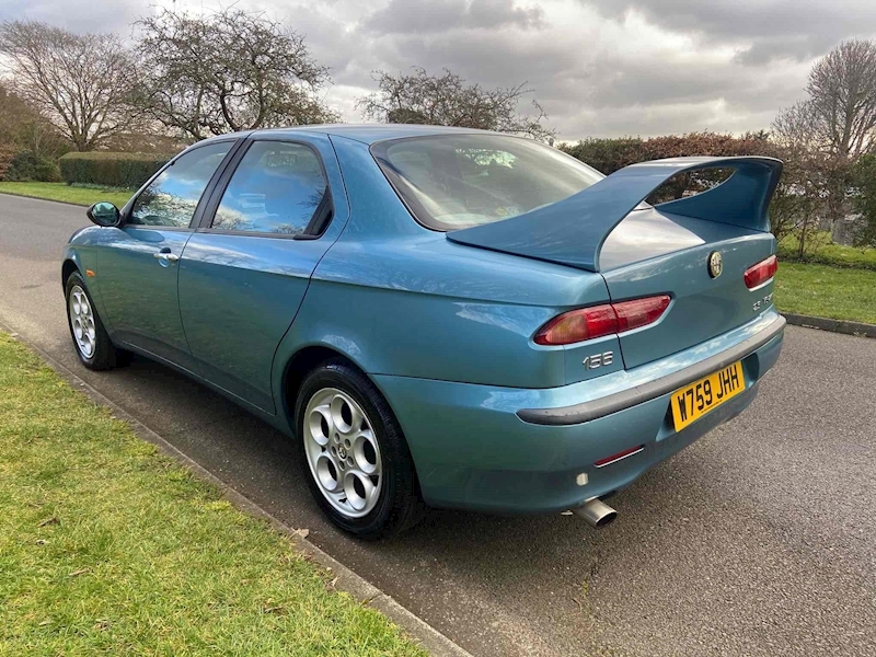 Alfa Romeo 2.5 V6 24V Saloon 4dr Petrol Manual (271 g/km, 190 bhp)