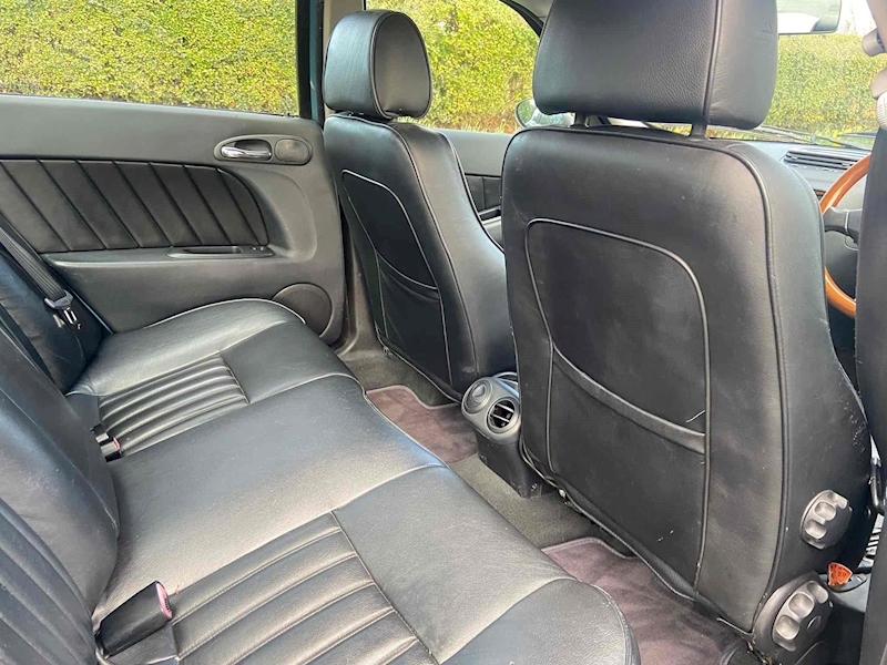 Alfa Romeo 2.5 V6 24V Saloon 4dr Petrol Manual (271 g/km, 190 bhp)