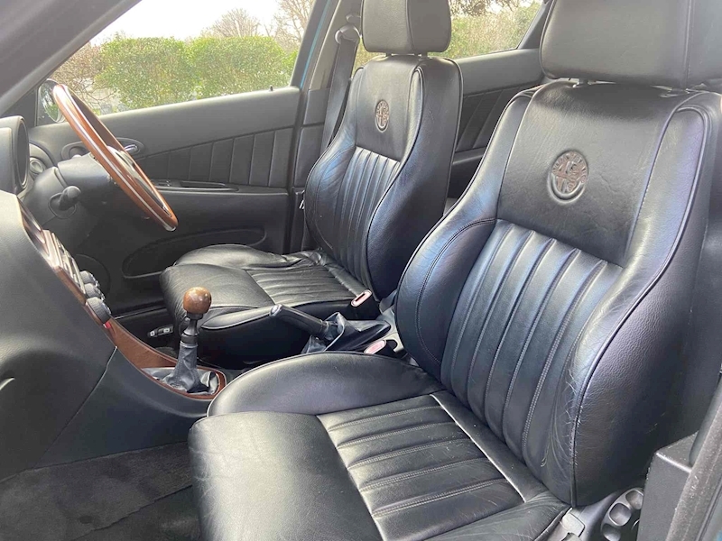 Alfa Romeo 2.5 V6 24V Saloon 4dr Petrol Manual (271 g/km, 190 bhp)