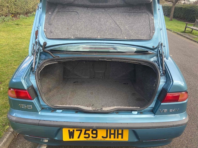 Alfa Romeo 2.5 V6 24V Saloon 4dr Petrol Manual (271 g/km, 190 bhp)