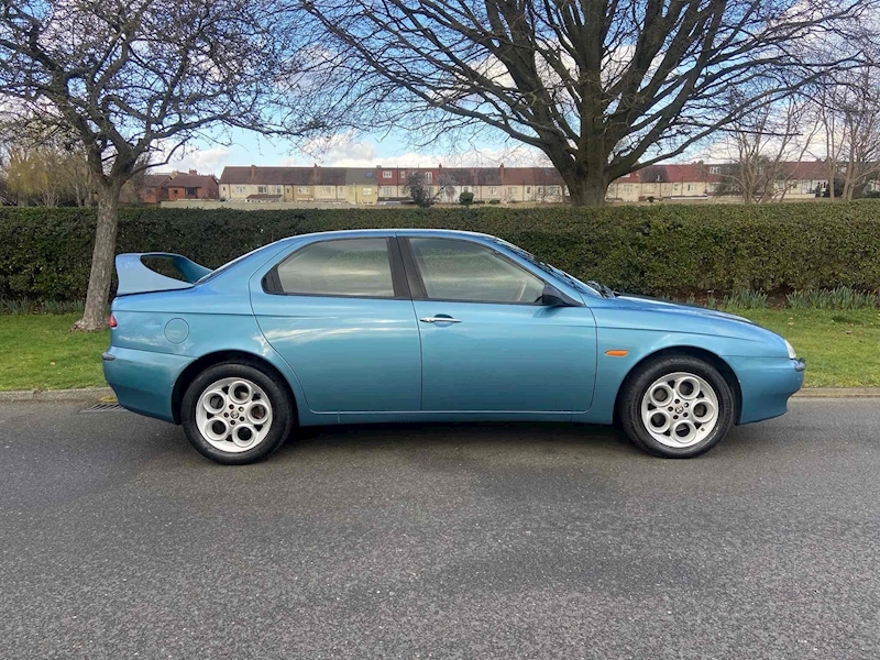Alfa Romeo 2.5 V6 24V Saloon 4dr Petrol Manual (271 g/km, 190 bhp)