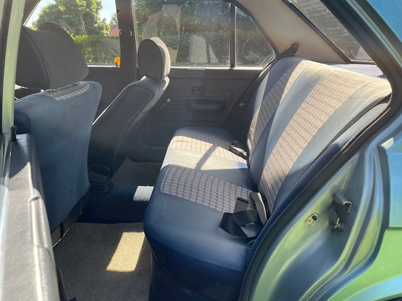 BMW 518I 1.8 4dr Saloon Manual Petrol