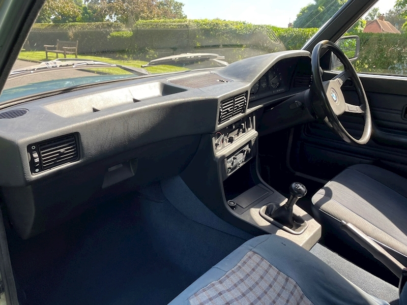 BMW 518I 1.8 4dr Saloon Manual Petrol