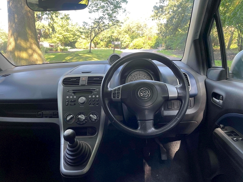 Vauxhall VVT ecoFLEX SE MPV 1.2 Manual Petrol