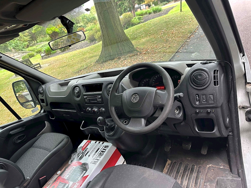 Vauxhall CDTi 3500 BiTurbo Chassis Cab 2.3 Manual Diesel