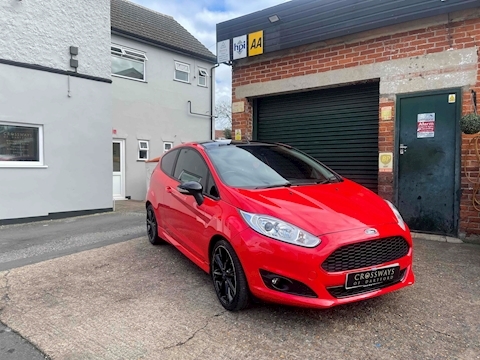 1.0T EcoBoost Zetec S Red Edition Hatchback 3dr Petrol Manual (s/s) (Euro 6) (104 g/km, 138 bhp)