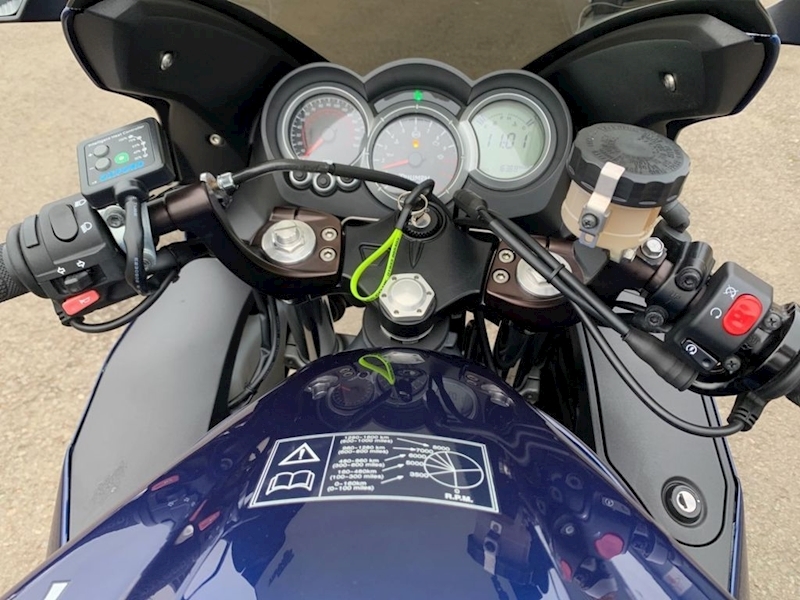 triumph sprint gt 1050 accessories