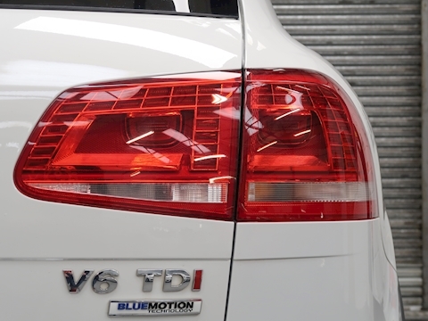 3.0 TDI V6 BlueMotion Tech R-Line SUV 5dr Diesel Tiptronic 4WD Euro 6 (s/s) (262 ps)