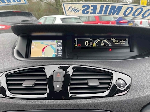Scenic dCi ENERGY Dynamique TomTom MPV 1.5 Manual Diesel
