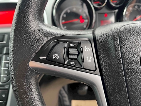 Astra Exclusiv Hatchback 1.4 Manual Petrol