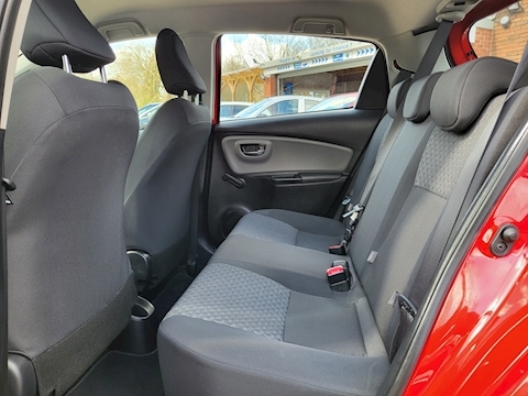 Yaris Dual VVT-i Icon Hatchback 1.3 Manual Petrol