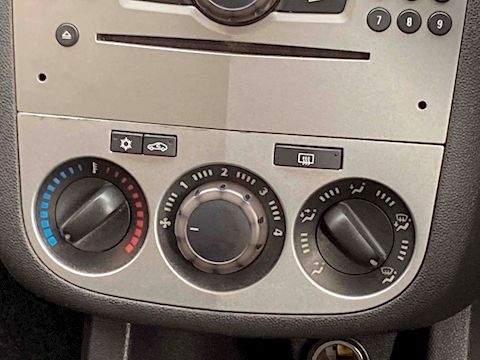 1.4i 16v SXi Hatchback 5dr Petrol Manual (146 g/km, 89 bhp)