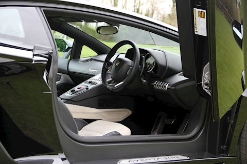 Aventador LP 700-4 Coupe