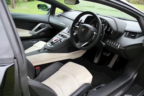 Aventador LP 700-4 Coupe