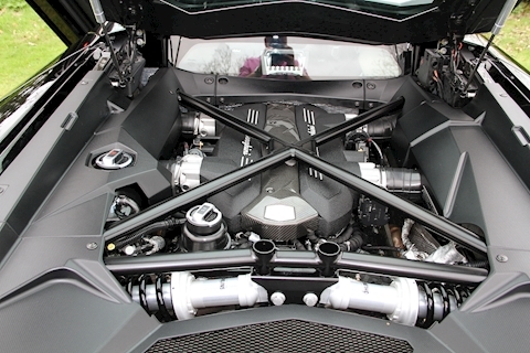 Aventador LP 700-4 Coupe