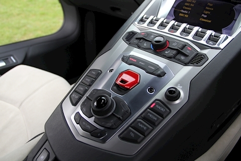 Aventador LP 700-4 Coupe