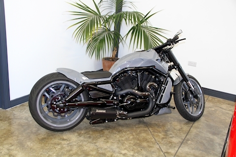 Custom V-Rod Muscle