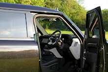 2020 Land Rover Defender 110 2.0 SD4 SE with Chelsea Truck Company Enhancements 