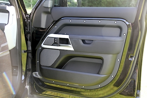 Defender 110 2.0 SD4 SE with Chelsea Truck Company Enhancements