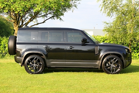 Defender 110 2.0 SD4 SE with Chelsea Truck Company Enhancements