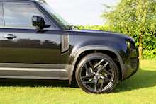 2020 Land Rover Defender 110 2.0 SD4 SE with Chelsea Truck Company Enhancements 