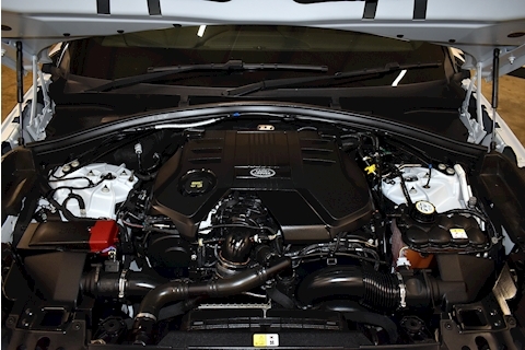 Range Rover Velar 3.0 D300 R-Dynamic HSE