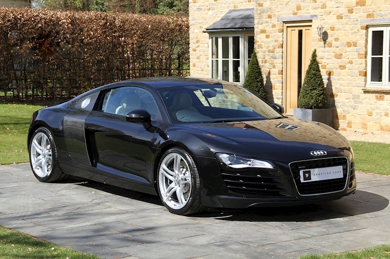 R8 4.2 FSI V8 Coupe R tronic