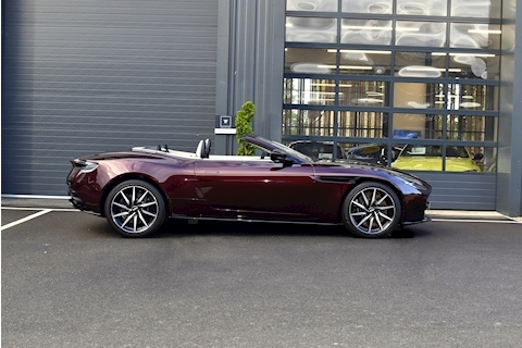 DB11 V8 Volante