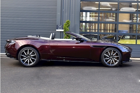DB11 V8 Volante