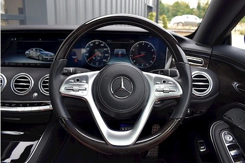 S560 Coupe 4.0 V8 AMG Line