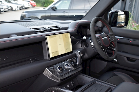 Urban Defender 110 V8 Carpathian Edition