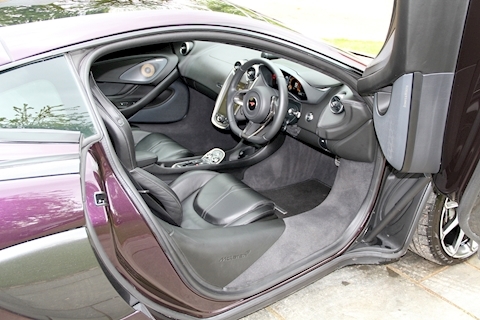 570GT 3.8 V8