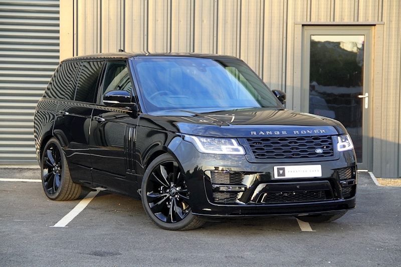 Range Rover SVAutobiography Dynamic Black with SVO Design Pack