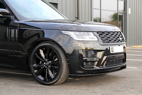 Range Rover SVAutobiography Dynamic Black with SVO Design Pack