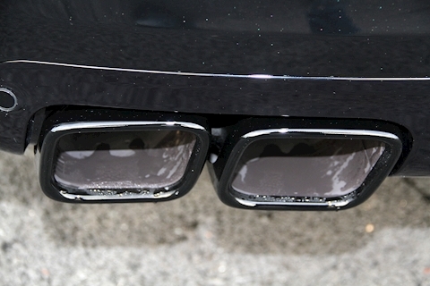 Range Rover SVAutobiography Dynamic Black with SVO Design Pack