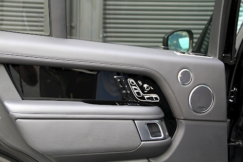 Range Rover SVAutobiography Dynamic Black with SVO Design Pack