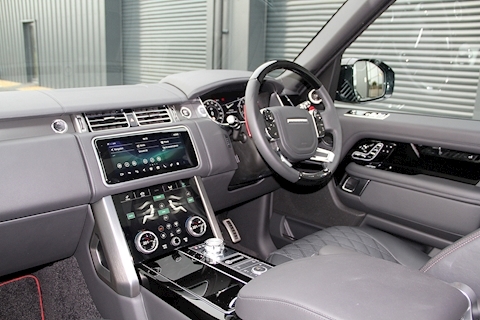 Range Rover SVAutobiography Dynamic Black with SVO Design Pack