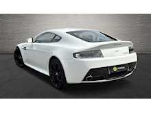ASTON MARTIN V12 VANTAGE S FINIHSED IN PEARLSCENT WHITE